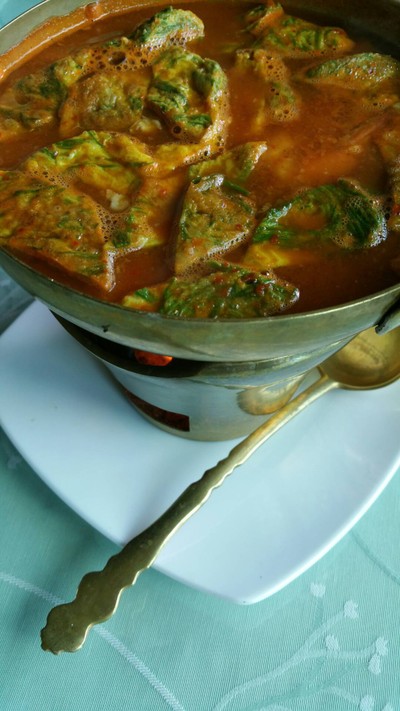 แกงส้มกุ้งชะอมไข่