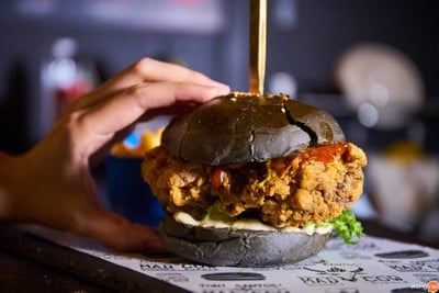 MadCow Burger by ToniSantos Asok สาขาอโศก