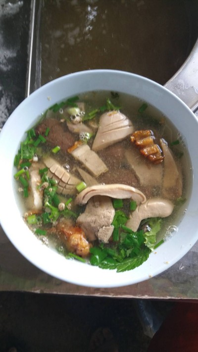 ก๋วยจั๊บบางยี่เรือ (ก๋วยจั๊บน้ำใส-เกาเหลาเลือดหมู ขนมจีบ-ซาลาเปา บางยี่เรือเจ้าเก่า) ก๋วยจั๊บบางยี่เรือ (ก๋วยจั๊บน้ำใส-เกาเหลาเลือดหมู ขนมจีบ-ซาลาเปา บางยี่เรือเจ้าเก่า)