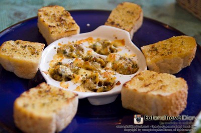 หอยลายกระเทียม และขนมปังกระเทียม