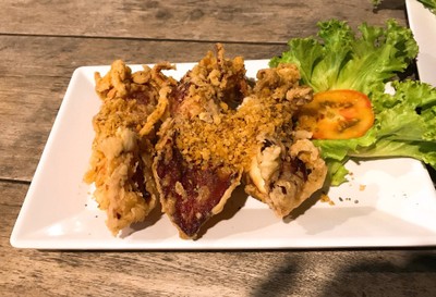 ปลาหมึกไข่ทอดกระเทียม