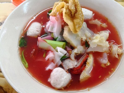 เส้นใหญ่เย็นตาโฟ