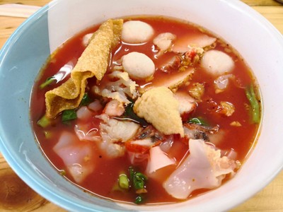 เส้นใหญ่เย็นตาโฟพิเศษ