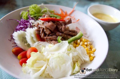 สลัดสเต็กหมู