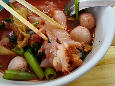 เส้นใหญ่เย็นตาโฟพิเศษ