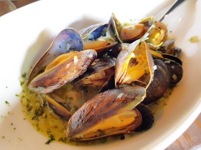 Mussel in white wine sauce