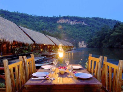 เรือนแพ ริเวอร์แคว จังเกิลราฟท์