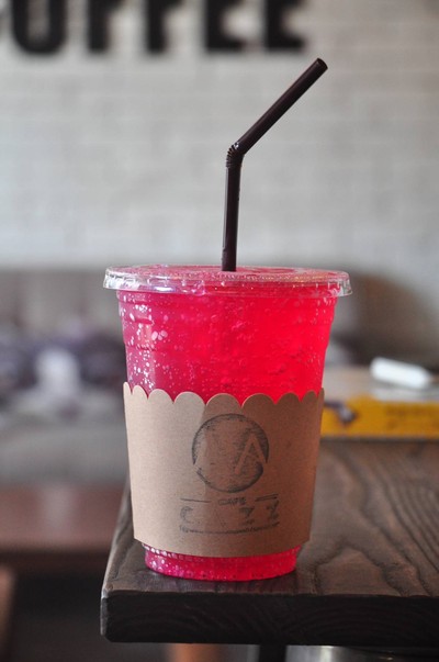 สตอเบอรี่โซดา