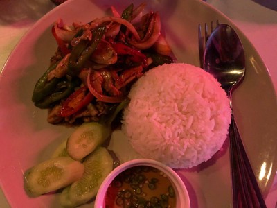 ข้าวราดผัดพริกไก่