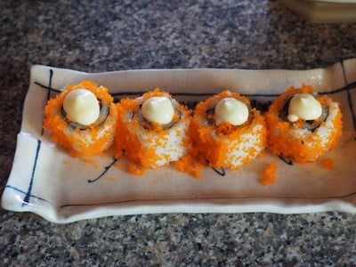 ข้าวห่อสาหร่ายไส้รวมหน้าไข่กุ้ง