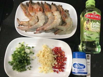 วิธีทำ กุ้งผัดพริกเกลือ วิธีทำ กุ้งผัดพริกเกลือ