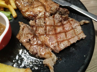 สเต็กเนื้อ