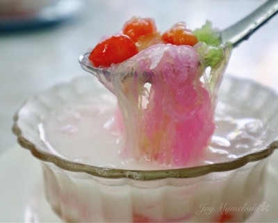 เมนูของร้าน ทับทิมกรอบแม่ดวงพร (ทับทิมกรอบวงเวียนใหญ่) วงเวียนใหญ่ (ลาดหญ้า)