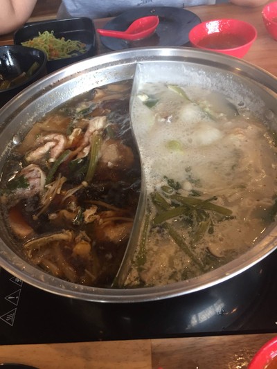 น้ำซุปขาวและซุปดำ