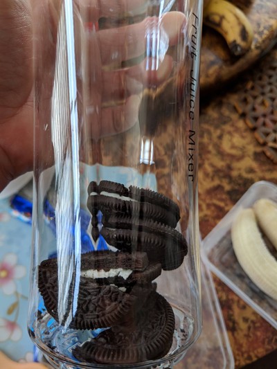 วิธีทำ Oreo Choc Smoothie วิธีทำ Oreo Choc Smoothie