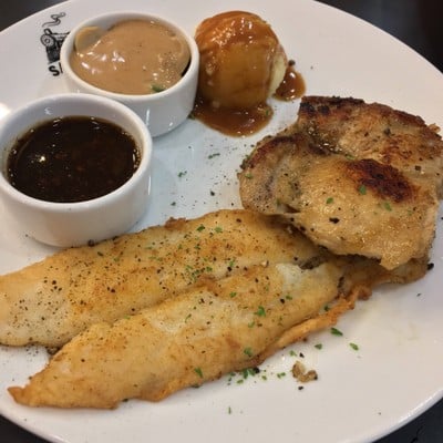 สเต็กไก่ซอสแจ่ว