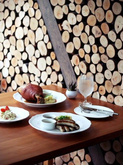 Alexander's German Eatery (อเล็คซานเดอร์) Alexander's German Eatery (อเล็คซานเดอร์)