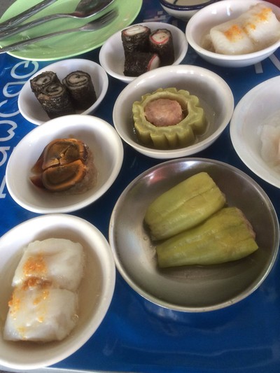 ติ่มซำ บักกุ๊ดเต๋ หน้าโรงเรียนศึกษา ติ่มซำ บักกุ๊ดเต๋ หน้าโรงเรียนศึกษา