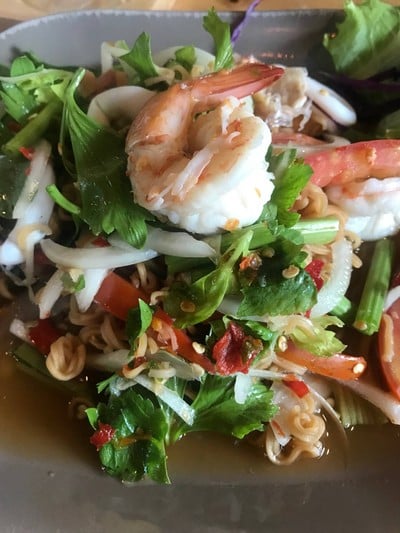 ยำมาม่า (ไก่สับ)