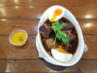 ขาหมูคาราเมล