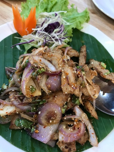 หมูน้ำตก