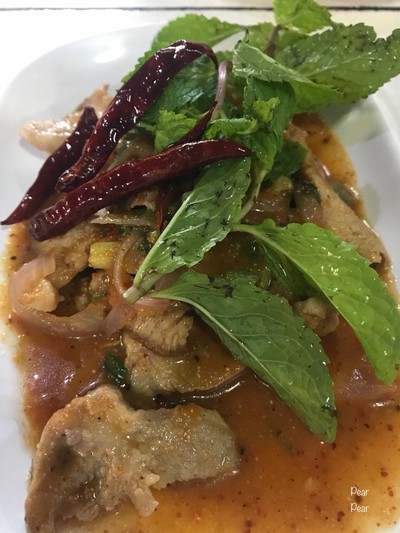 น้ำตกเนื้อ