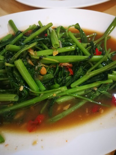 ผักบุ้งไฟแดง