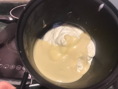 วิธีทำ White Chocolate Mousse Raspberry Sauce  จากวัตถุดิบเพียง4 อย่าง