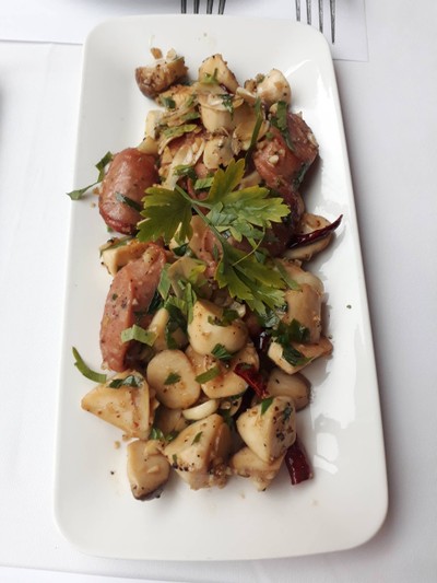 ไส้กรอกผัดเนยกระเทียม