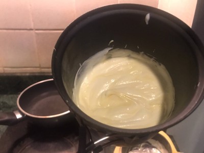 วิธีทำ White Chocolate Mousse Raspberry Sauce  จากวัตถุดิบเพียง4 อย่าง