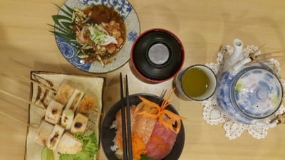 Salmon Maguro Don