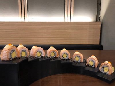 แซลมอนโรล