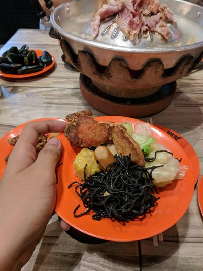 อาหาร หรือ เครื่องดื่ม