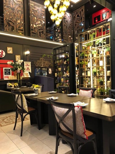 บรรยากาศ Loong & Mom