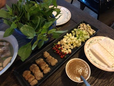 แหนมเนือง