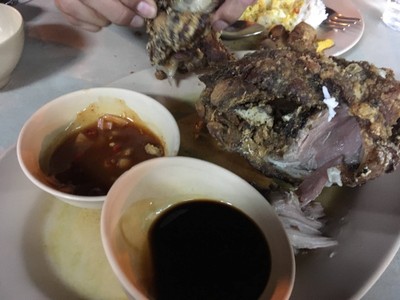 ขาหมูทอด