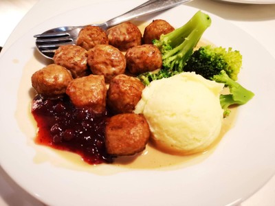 มีทบอลไก่