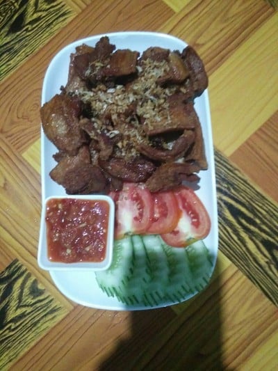สามชั้นสไลด์ทอดน้ำปลา