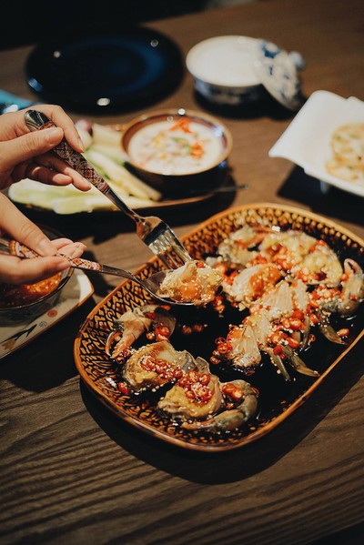 อำแดงไต้ฝุ่น (Amdang Typhoon spicy crab) สุขุมวิท 32 อำแดงไต้ฝุ่น (Amdang Typhoon spicy crab) สุขุมวิท 32