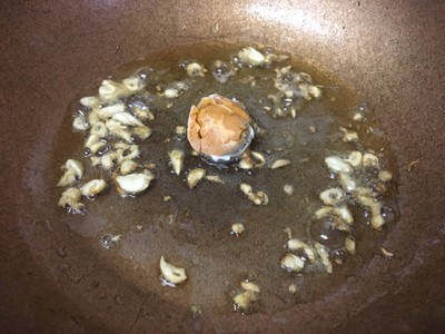 วิธีทำ ใบเหลียงผัดไข่สูตรไข่เค็มกุ้งแห้ง