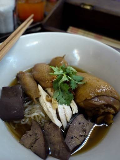 ก๋วยเตี๋ยวไก่ราชวัตร (สาขา 2 ตรงข้ามกรมสรรพสามิต) ราชวัตร - ศรีย่าน ก๋วยเตี๋ยวไก่ราชวัตร (สาขา 2 ตรงข้ามกรมสรรพสามิต) ราชวัตร - ศรีย่าน