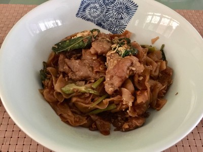 เส้นใหญ่ผัดซีอิ๊ว