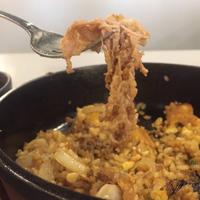 Beef Teppan Itameshi ข้าวหน้าเนื้อสไลด์กระทะร้อน