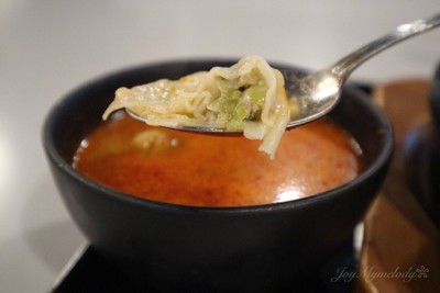 ซุปเกี๊ยวซ่าต้มยำ