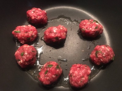 วิธีทำ Capellini Meatballs  ซอสสดเพื่อสุขภาพ