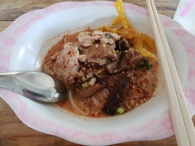 ก๋วยเตี๋ยวต้มยำหมูเด้งเห็ดหอม