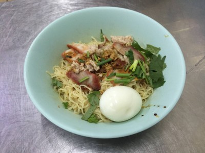 เมนูของร้าน บะหมี่ไข่ ลุงเฉื่อย