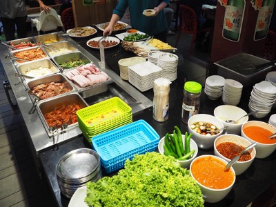 อาหาร หรือ เครื่องดื่ม