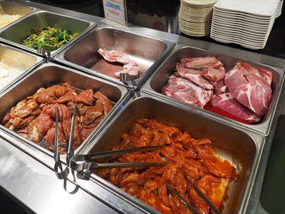 อาหาร หรือ เครื่องดื่ม