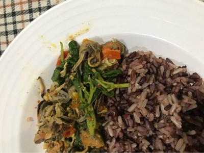 กระเพราหอยแมลงภู่ (stir-fried basil mussel)